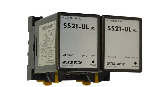 2 Stück SS21-UL or SS21UL mit Sockel Oriental Motor Control Pack